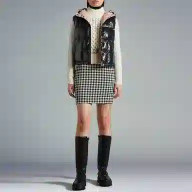 Moncler FW22 Aval Logo