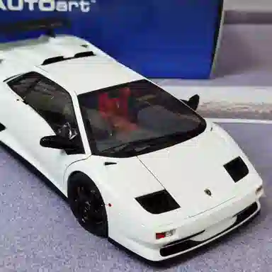 AUTOart 118 DIABLO SV-R 25cm