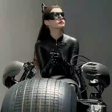 QueenStudios 13 51.9cm