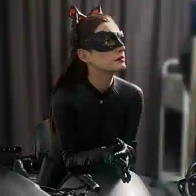 QueenStudios 13 51.9cm