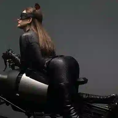 QueenStudios 13 51.9cm