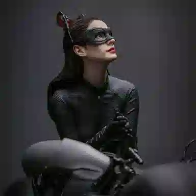 QueenStudios Catwoman Statue