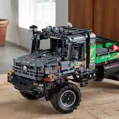 LEGO 4x4 Zetros 42129