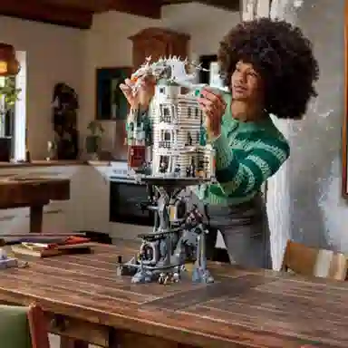 LEGO Harry Potter Gringotts Wizarding Bank Collectors Edition 76417