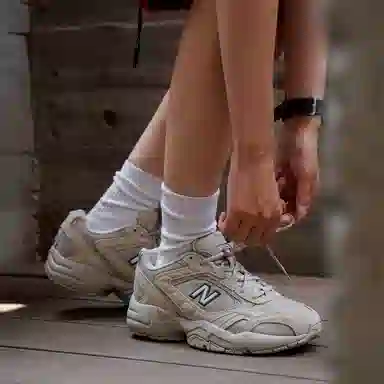 New Balance 452 Beige