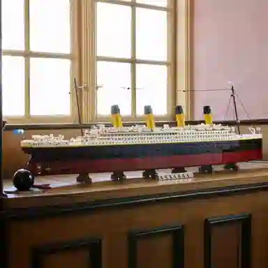 LEGO Icons Titanic 10294