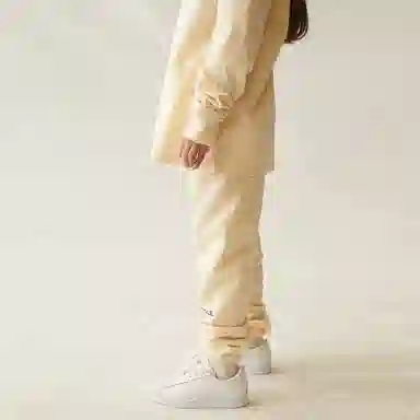 Fear of God Essentials SS21 Kids Sweatpant ButtercreamCream Logo