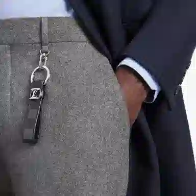 LOUIS VUITTON DRAGONNE