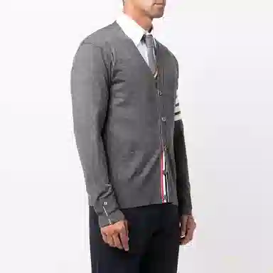 THOM BROWNE FW22 V