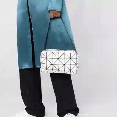 ISSEY MIYAKE SlashCarton