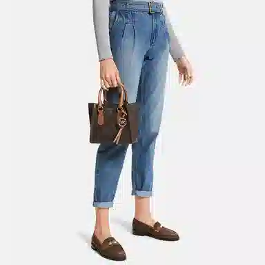 MICHAEL KORS MK Kris Logo
