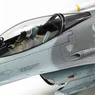 172 F-16CJ 21.3cm