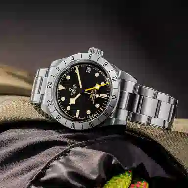 TUDOR Black Bay M79470-0001