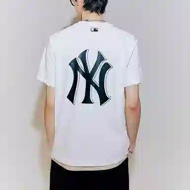 MLB T
