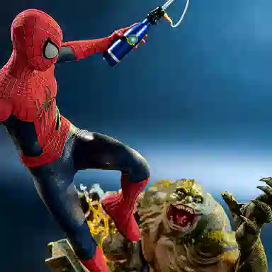 Hot Toys Spider-Man Amazing 2 Action Figure