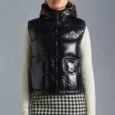 Moncler FW22 Aval Logo