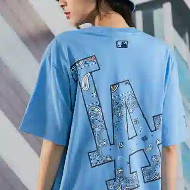 MLB T