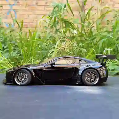 AUTOart 118 VANTAGE V12 GT3