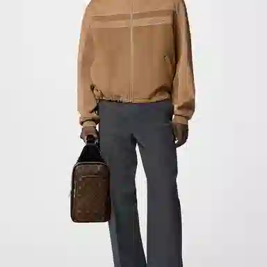 LOUIS VUITTON Avenue