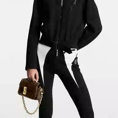 Louis Vuitton Pochette Metis East West