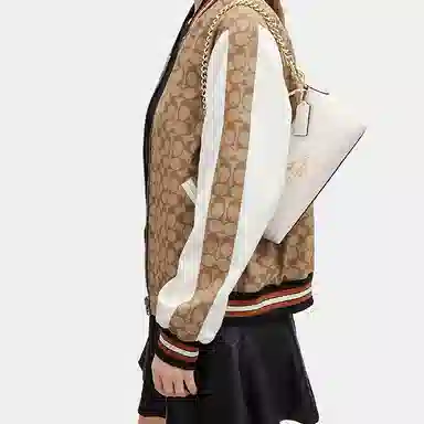 COACH Charlotte 25 Logo