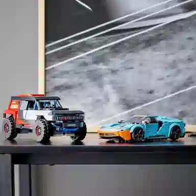 LEGO FORD GT Heritage Edition and Bronco R 76905