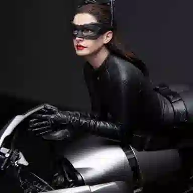 QueenStudios Catwoman Statue