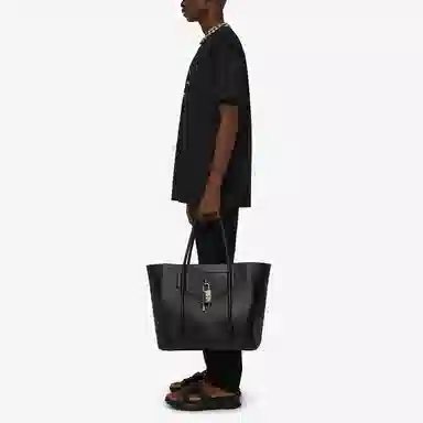 GIVENCHY Givenchy T