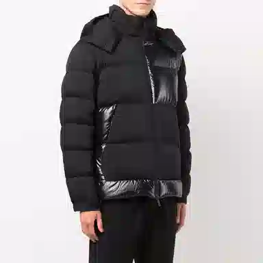 Moncler FW21 logo