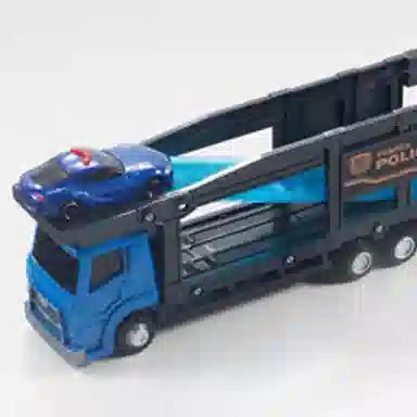 TAKARA TOMY