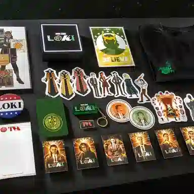 HOT TOYS President Loki Gift Set