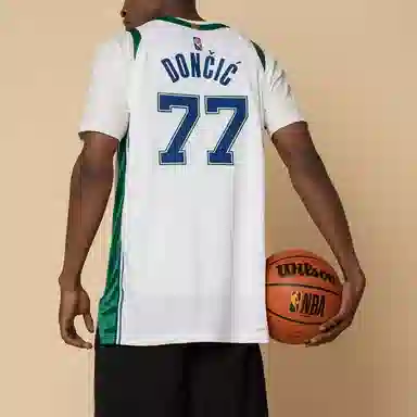 Nike NBA Dallas Mavericks Doncic 77 Jersey