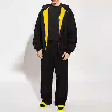 Balenciaga SS22 T
