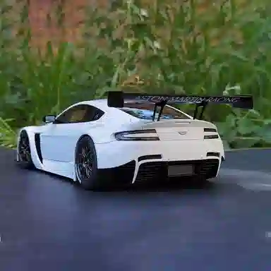 AUTOart 118 VANTAGE V12 GT3