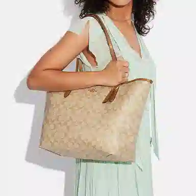 COACH City 33 Tote
