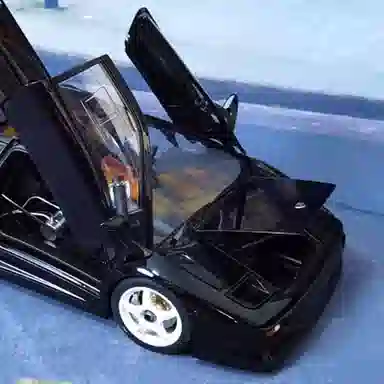 AUTOart 118 DIABLO SV-R 25cm