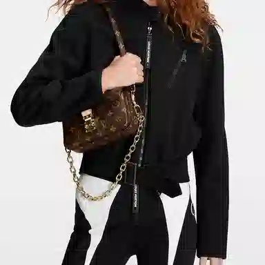 Louis Vuitton Pochette Metis East West