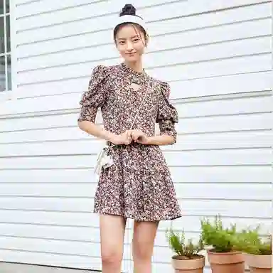 太平鸟 碎花灯笼袖收腰镂空茶歇五分袖连衣裙