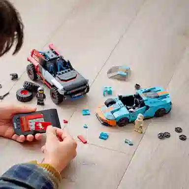 LEGO FORD GT Heritage Edition and Bronco R 76905