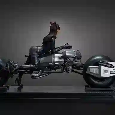 QueenStudios Catwoman Statue