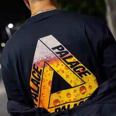 PALACE TRI-Lager Tee LogoT