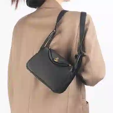 HERMES Lindy Mini 19 Taurillon Clemence Noir