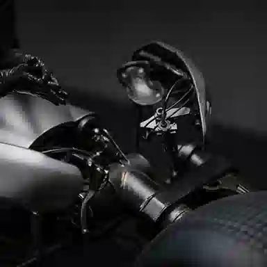 QueenStudios dc 27.4cm