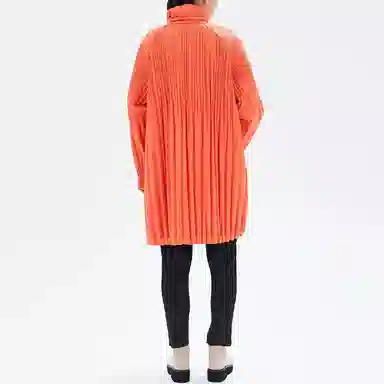 PLEATS PLEASE ISSEY MIYAKE