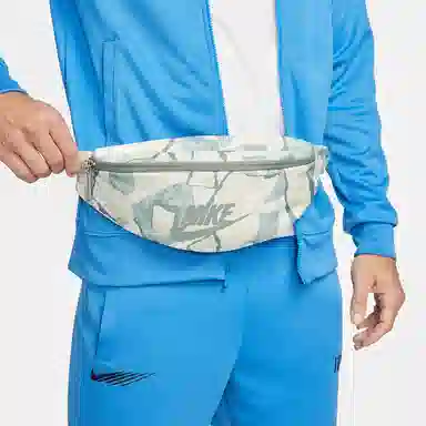 Nike Heritage Waist Bag Mica Green/Sail
