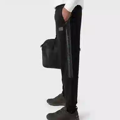 EMPORIO ARMANI FW22 Logo