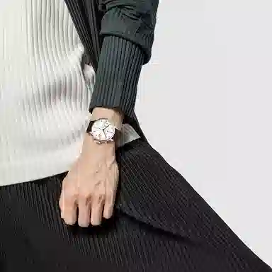 ISSEY MIYAKE 50 42.4mm NYAD006Y-person