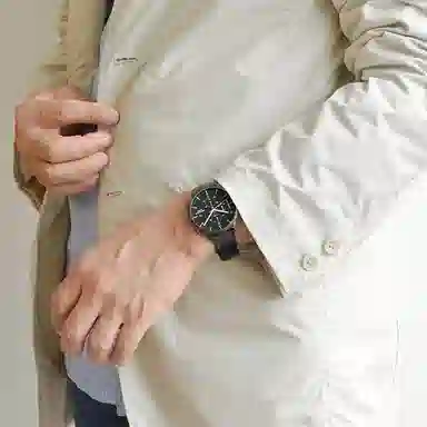 ISSEY MIYAKE 50 42.4mm NYAD007-person