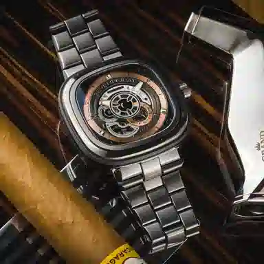 SEVENFRIDAY 30 47.6*47mm P2C01M