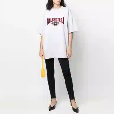 Balenciaga SS22 T